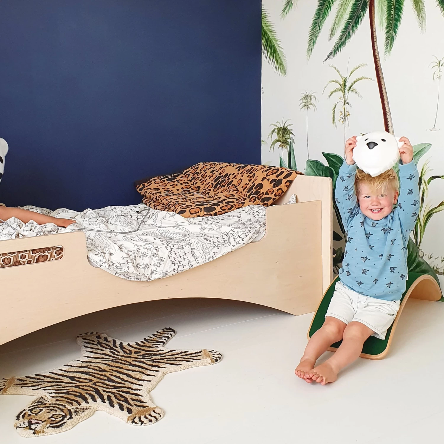 Flow Wall Light 8 Flow Wall Light - Image 6