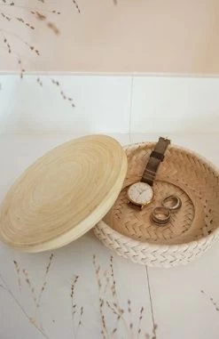 Wonder Basket With Bamboo Lid- Med -Baby Products Sale Store image bisque 2 23068mVITLcgtJ3uqO